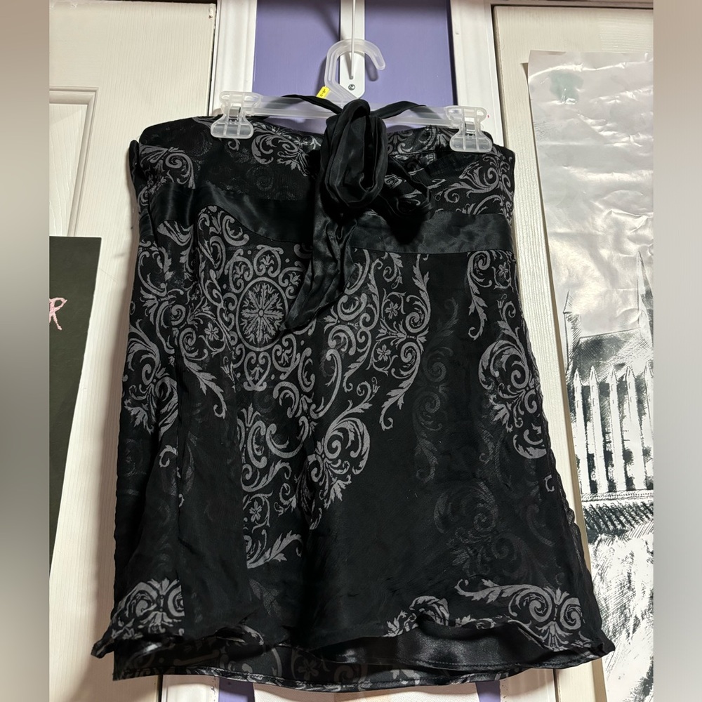 Y2K halter top with tie straps
